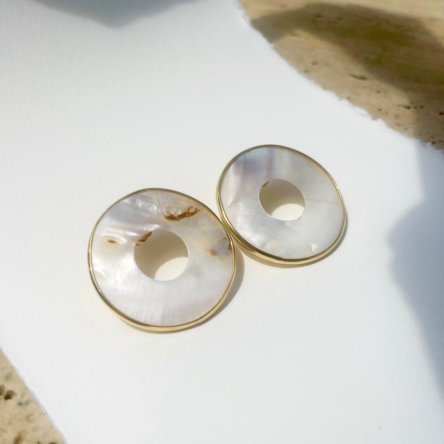Aura white gold